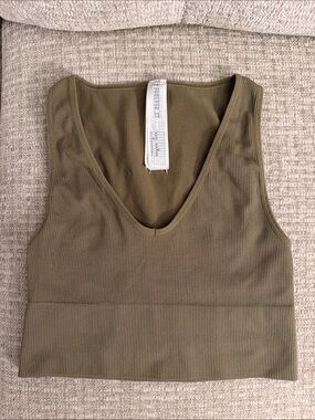 Forever 21 Ribbed V-Neck Cropped Tank Top - Olive